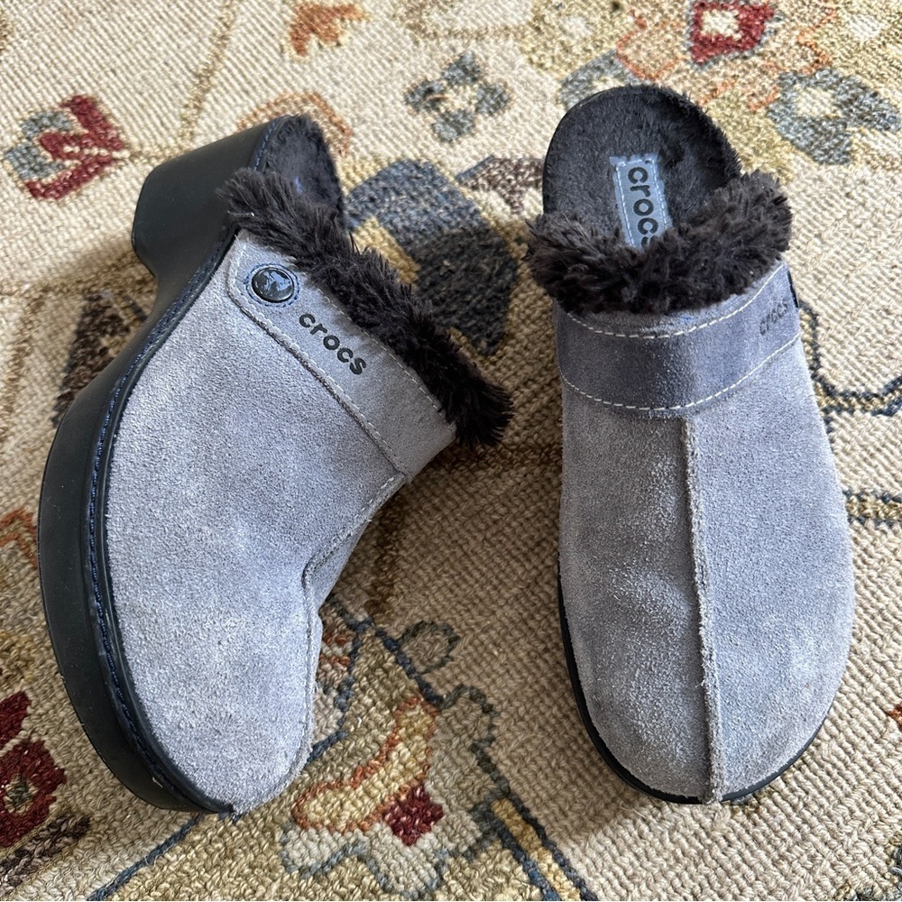 Crocs Grey and Black Sherpa Clogs sz 8